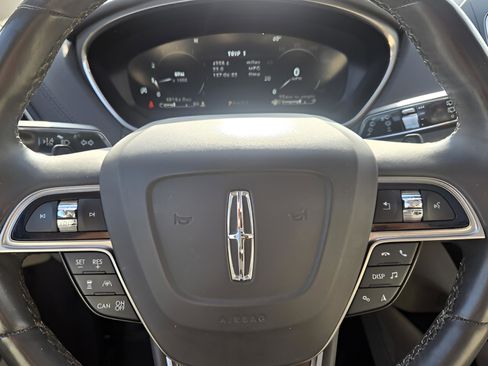 Used 2020 Lincoln Nautilus Reserve w/ Equipment Group 202A image 26