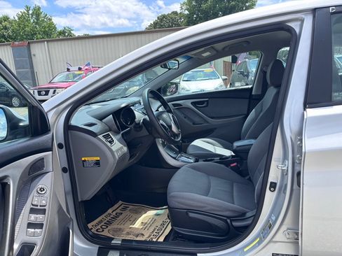 Used 2013 Hyundai Elantra GLS w/ Preferred Pkg FWD image 10