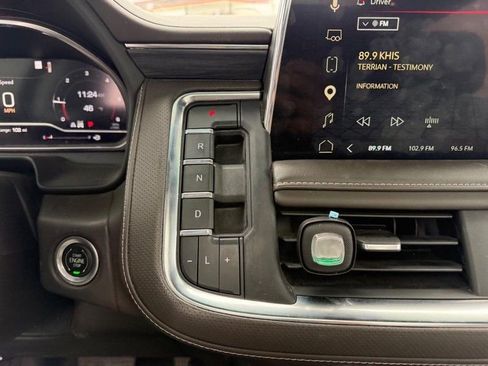 Used 2023 GMC Yukon XL SLT w/ SLT Premium Package AWD/4WD image 17