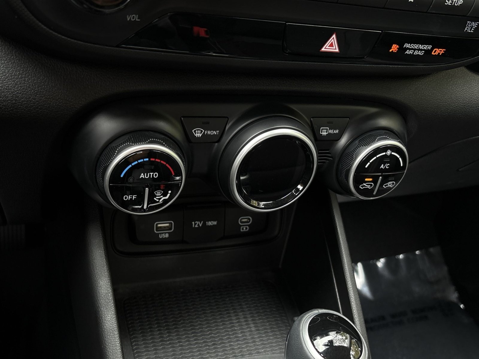 Certified 2023 Hyundai Venue SEL FWD image 21
