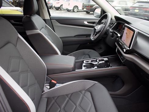 New 2026 Volkswagen Atlas Peak Edition image 39