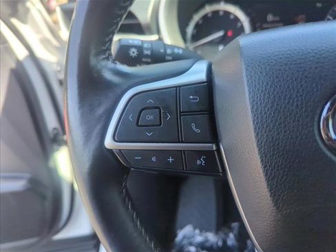 Used 2022 Toyota Highlander XSE FWD image 12