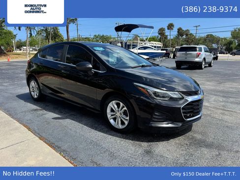 Used 2019 Chevrolet Cruze LT image 3