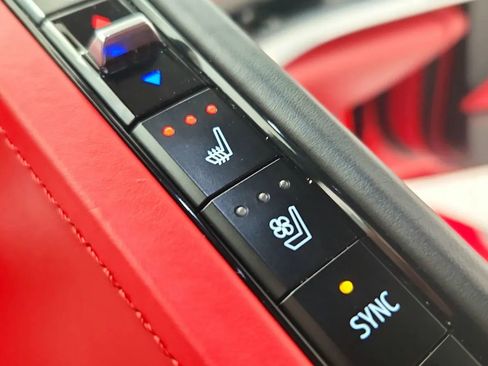 Used 2022 Chevrolet Corvette Stingray Premium Cpe w/ Z51 Performance Package image 30