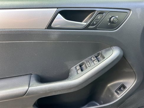 Used 2015 Volkswagen Jetta SE FWD image 11