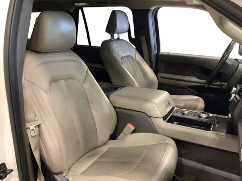 Used 2021 Ford Expedition Limited AWD/4WD image 23