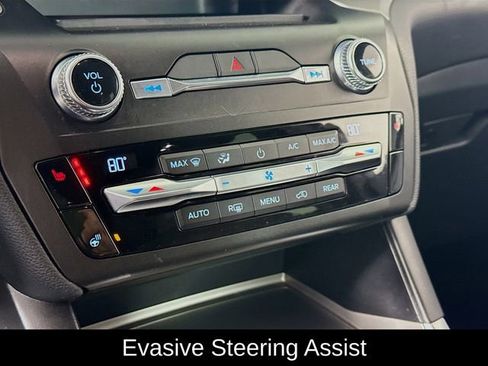 Certified 2020 Ford Explorer XLT w/ Equipment Group 202A image 17