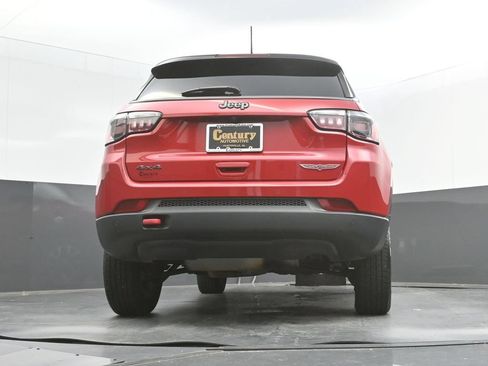 Used 2021 Jeep Compass Trailhawk AWD/4WD image 35