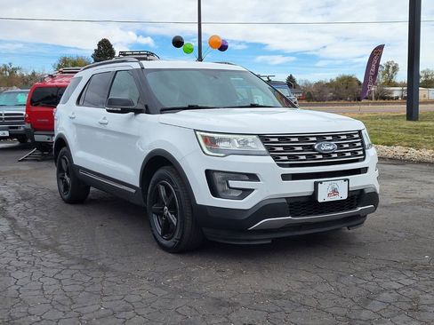 Used 2016 Ford Explorer XLT image 7