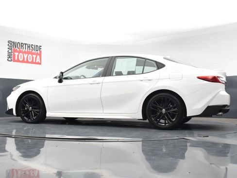 Used 2025 Toyota Camry SE w/ Convenience Package image 27