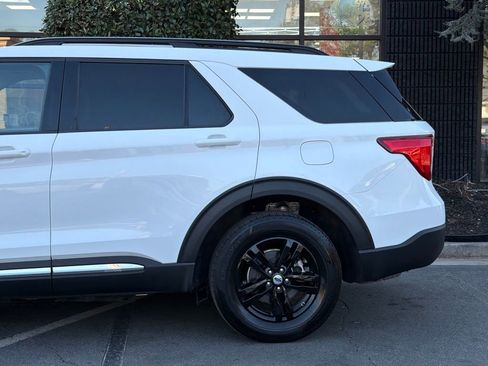 Used 2024 Ford Explorer XLT w/ Equipment Group 202A image 10