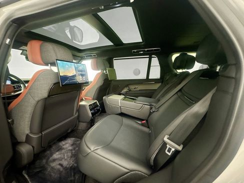 New 2026 Land Rover Range Rover SV AWD/4WD image 24