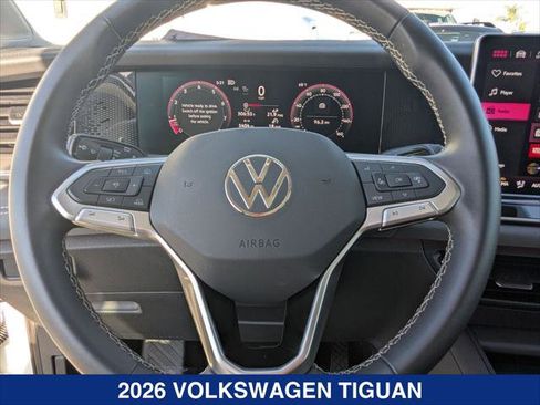 Certified 2026 Volkswagen Tiguan SE w/ Panoramic Sunroof Package AWD/4WD image 12