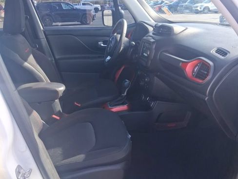 Used 2020 Jeep Renegade Trailhawk w/ Popular Equipment Group AWD/4WD image 12