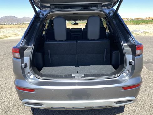 Used 2024 Mitsubishi Outlander SE AWD/4WD image 15