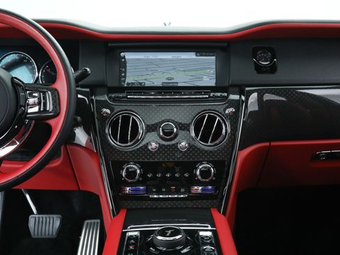 Used 2023 Rolls-Royce Cullinan Black Badge w/ Dark Exterior Package image 34