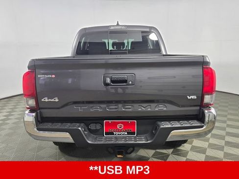 Used 2022 Toyota Tacoma SR5 AWD/4WD image 7