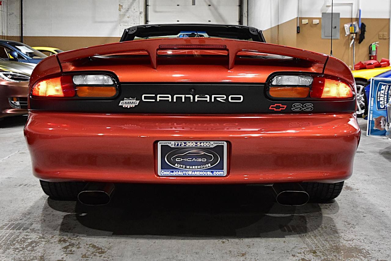 Used 2002 Chevrolet Camaro Z28 w/ SS Performance/Appearance Pkg RWD image 9
