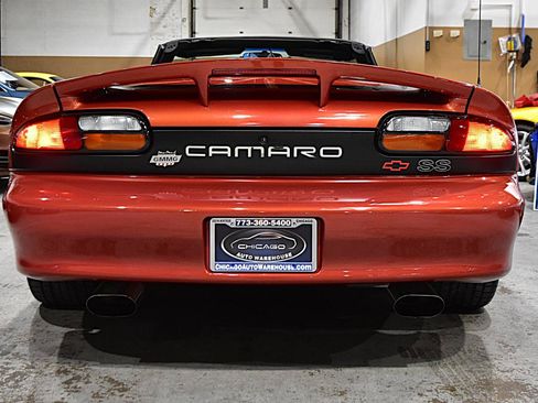 Used 2002 Chevrolet Camaro Z28 w/ SS Performance/Appearance Pkg RWD image 9
