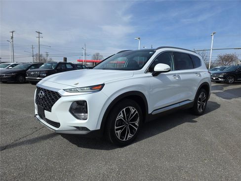 Used 2019 Hyundai Santa Fe Limited w/ Cargo Package image 9