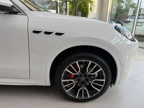 Used 2025 Maserati Grecale Modena AWD/4WD image 8