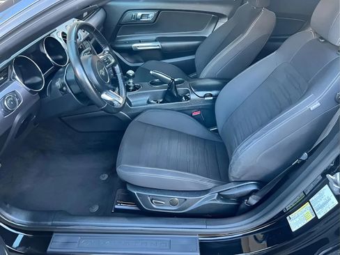 Used 2016 Ford Mustang Coupe RWD image 8