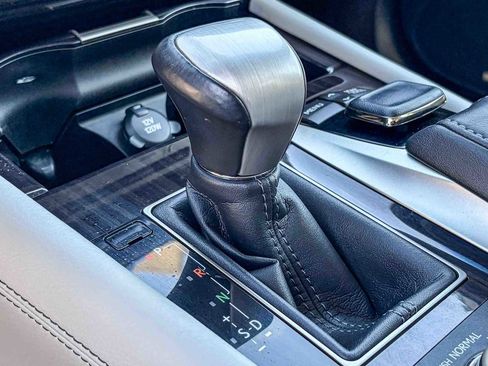 Used 2015 Lexus LS 460 L w/ Ultra Luxury Package image 19