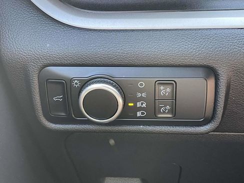 Used 2024 Ford Explorer XLT image 26