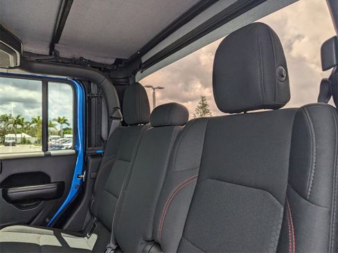 Used 2020 Jeep Gladiator Rubicon w/ Trailer Tow Package image 16