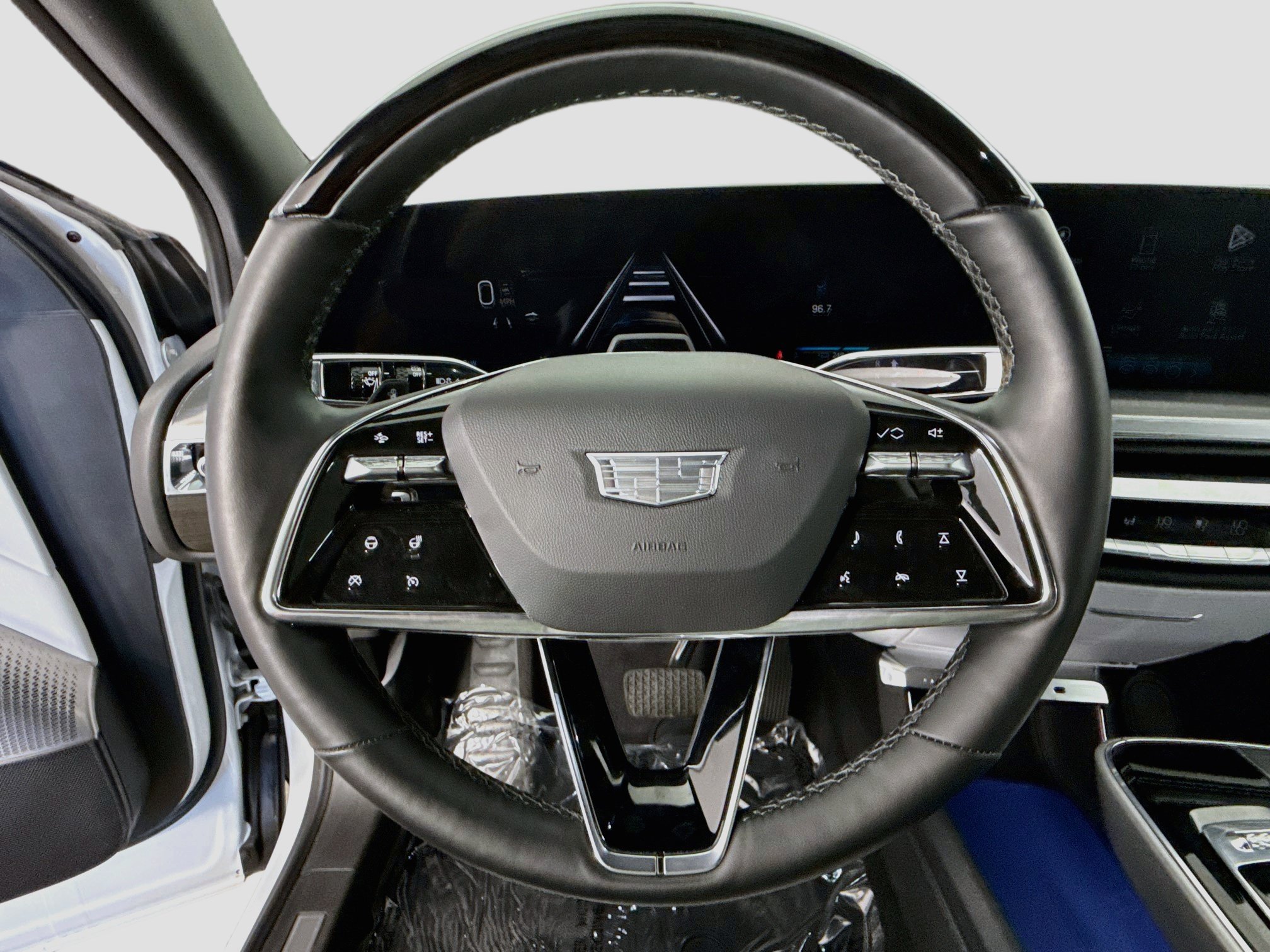 Used 2024 Cadillac Lyriq Luxury RWD image 13