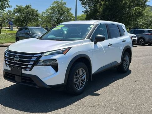 Certified 2024 Nissan Rogue S AWD/4WD image 3