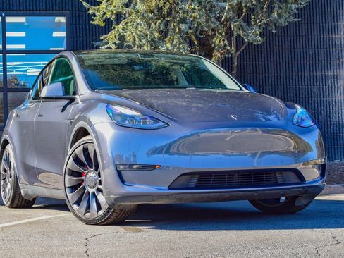 Used 2022 Tesla Model Y Performance image 3