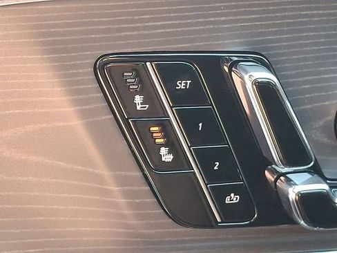 New 2025 Cadillac Lyriq Luxury image 16