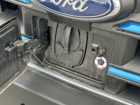 Used 2023 Ford E-Transit Medium Roof RWD image 12