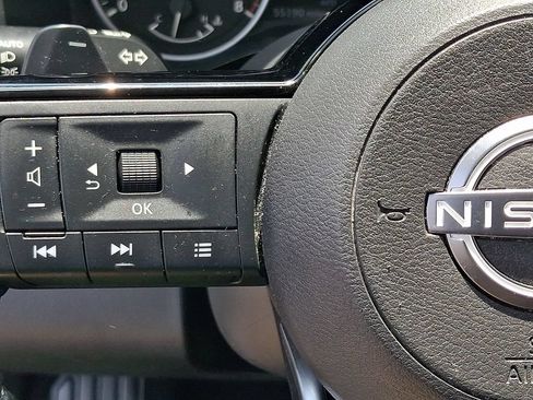 Used 2022 Nissan Pathfinder SV AWD/4WD image 22
