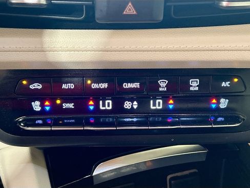 Used 2023 Buick Envision Avenir FWD image 14