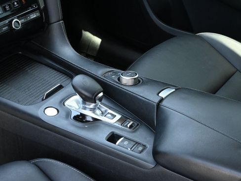 Used 2019 INFINITI QX50 Luxe FWD image 21