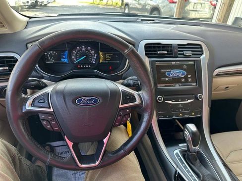 Used 2014 Ford Fusion SE w/ Equipment Group 202A FWD image 16