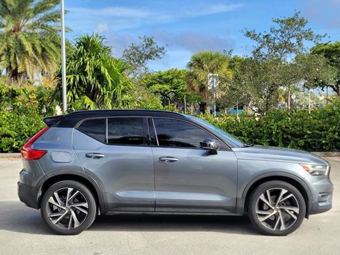Used 2019 Volvo XC40 T5 R-Design image 5