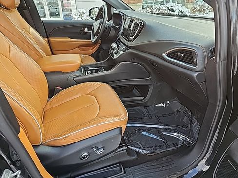 Certified 2022 Chrysler Pacifica Pinnacle image 31