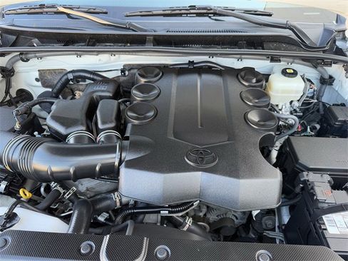 Used 2022 Toyota 4Runner SR5 image 33