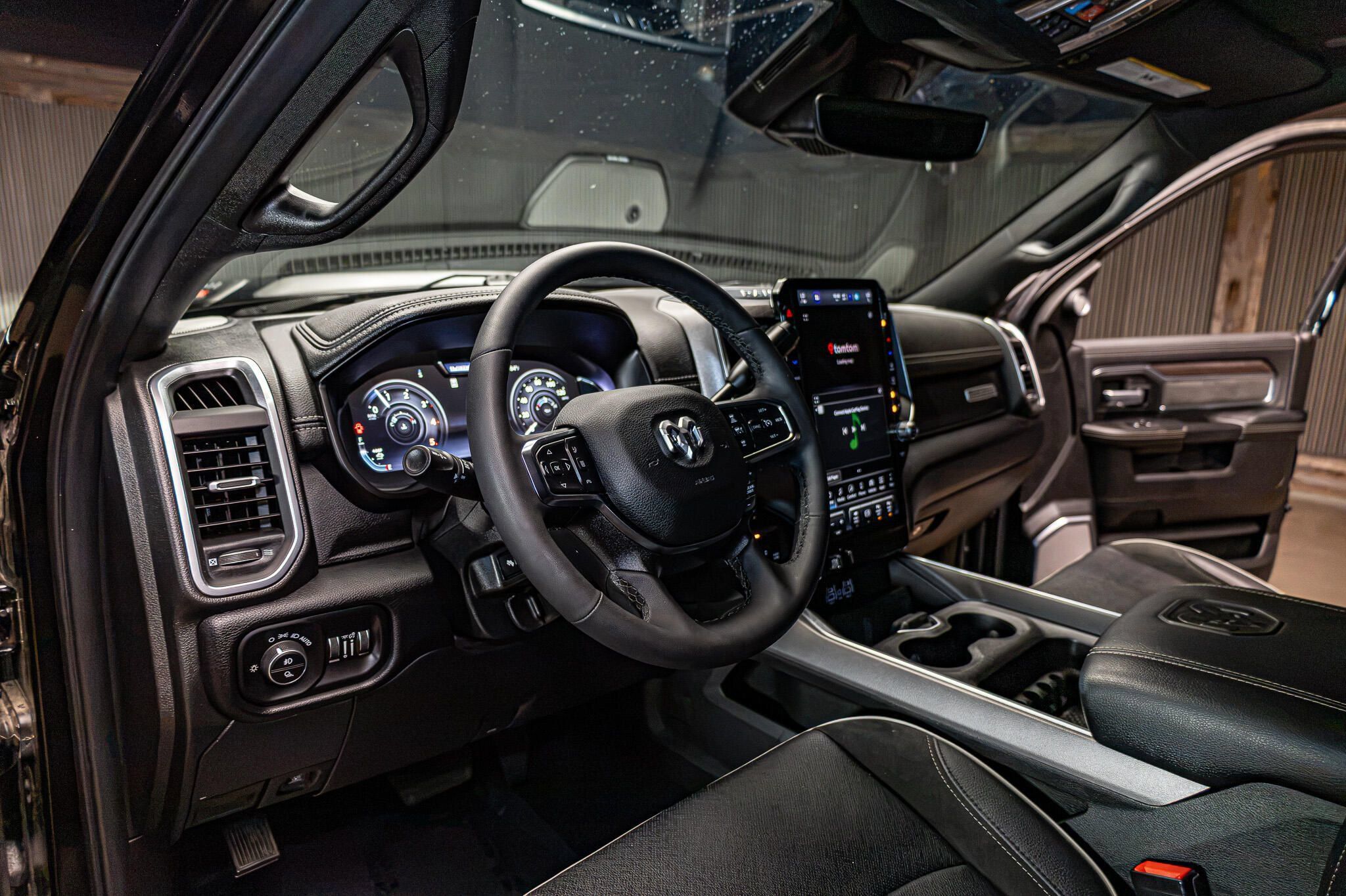 Used 2026 RAM 2500 Laramie AWD/4WD image 14