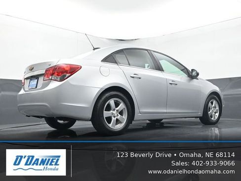 Used 2016 Chevrolet Cruze LT FWD image 12