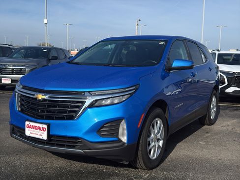 Used 2024 Chevrolet Equinox LT AWD/4WD image 2