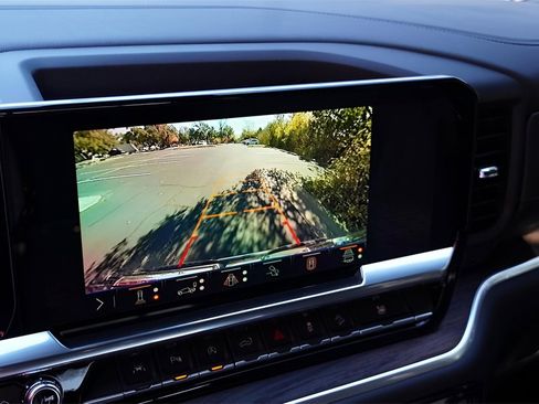 New 2026 GMC Sierra 1500 SLT image 15