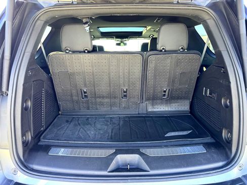 Used 2022 Chevrolet Tahoe Z71 w/ Luxury Package image 8