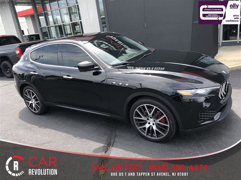 Used 2017 Maserati Levante AWD/4WD image 2