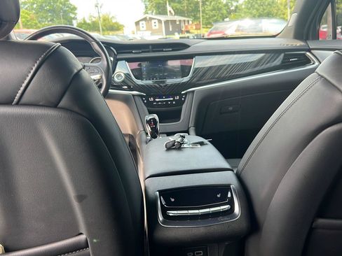 Used 2024 Cadillac XT6 Premium Luxury AWD/4WD image 33