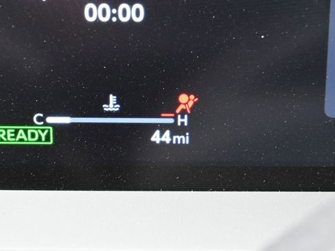 Used 2026 Toyota RAV4 XSE AWD/4WD image 19