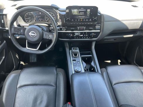 Used 2024 Nissan Pathfinder SL AWD/4WD image 13